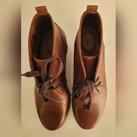 Clarks Artisan Brown Nubuck Leather Boots, Size 6M - Picture 6 of 9